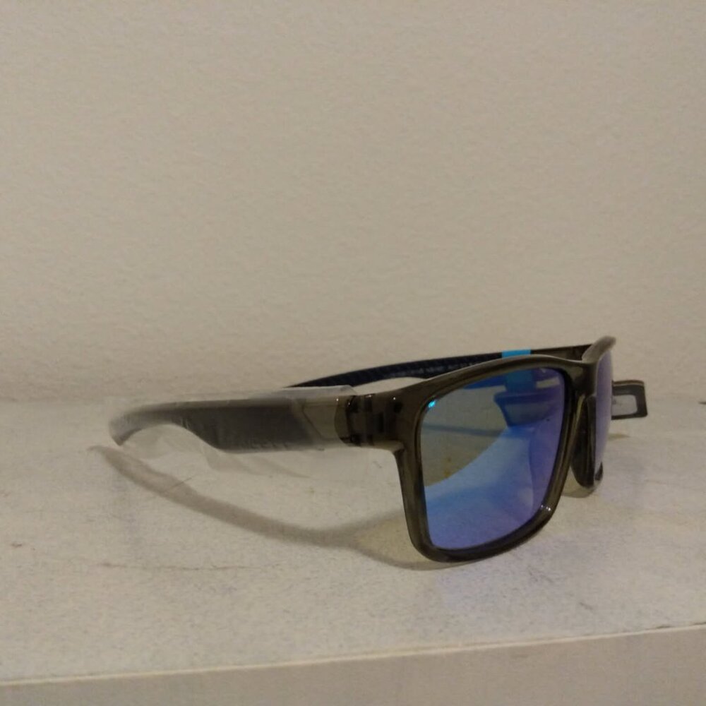 Foster Grant Polarized Sunglasses - Picture 3 of 4